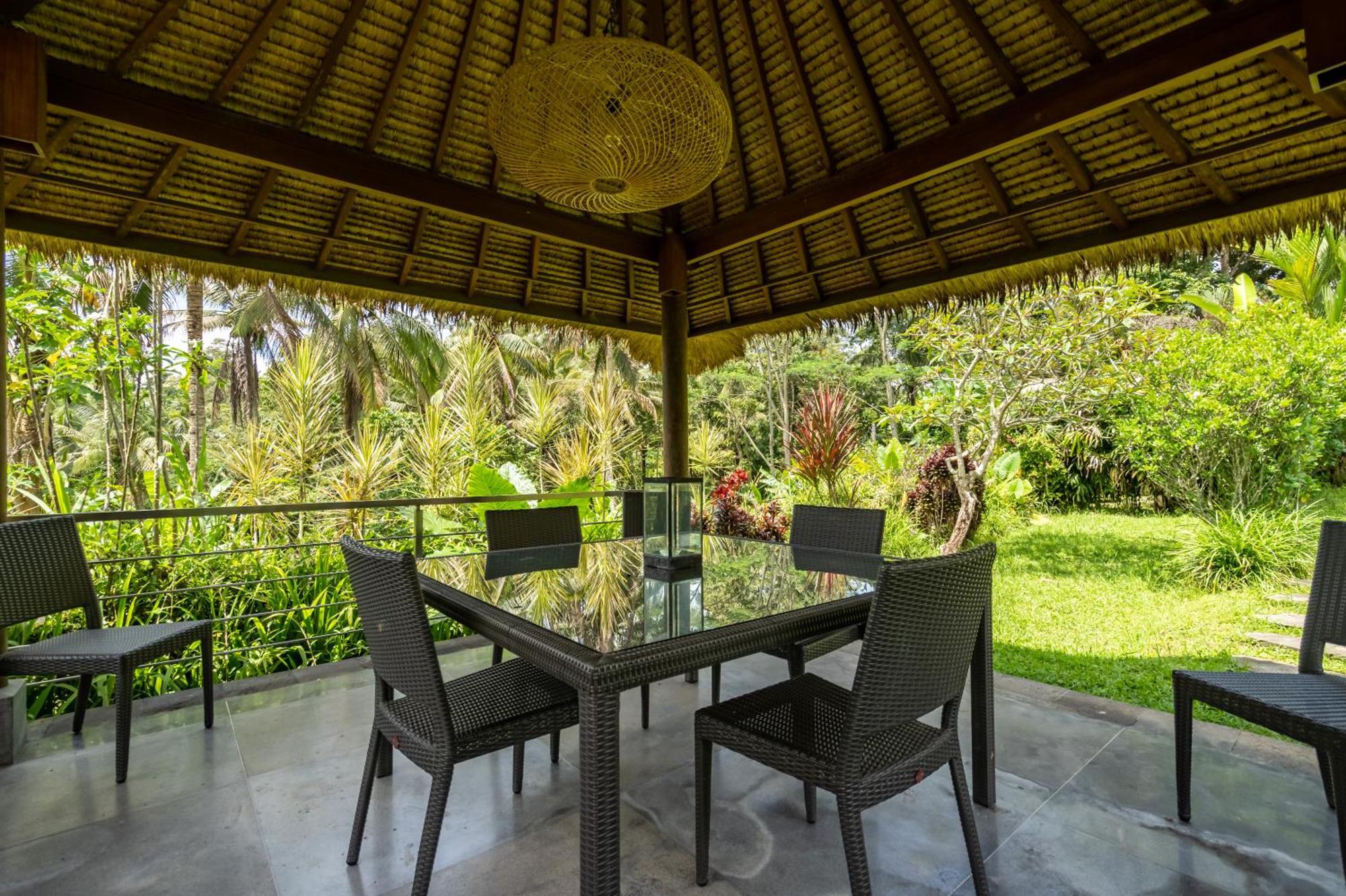 Villa Themma Jungle - Sumptuous 3Br Luxury Villa With Majestic Jungle View North Of Ubud Exterior photo